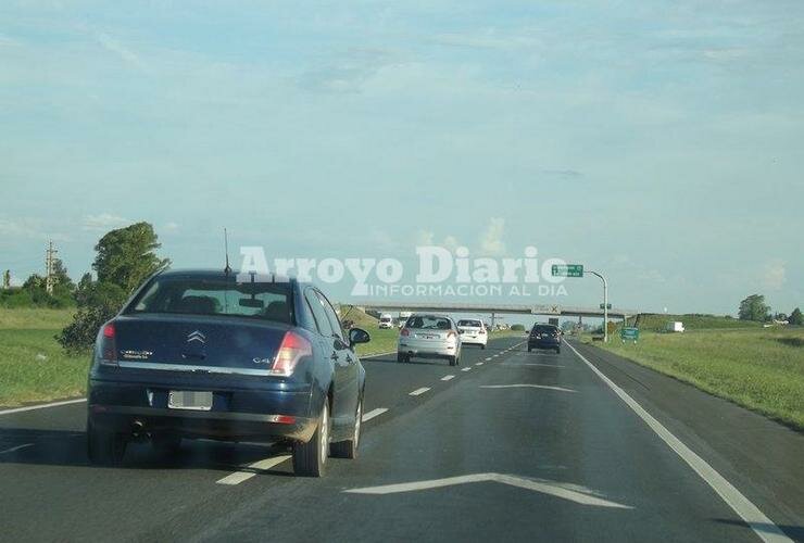 Para mayor seguridad. Ante la mayor presencia de veh?culos en las rutas, se refuerzan los controles. Foto: Imagen Ilustrativa.