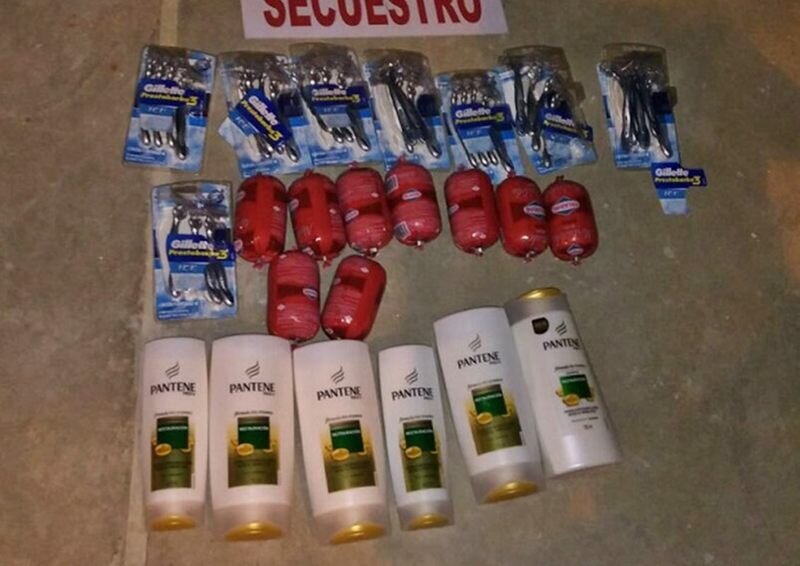 Imagen de Qued? preso por robar shampoo, m?quinas de afeitar y salchichones