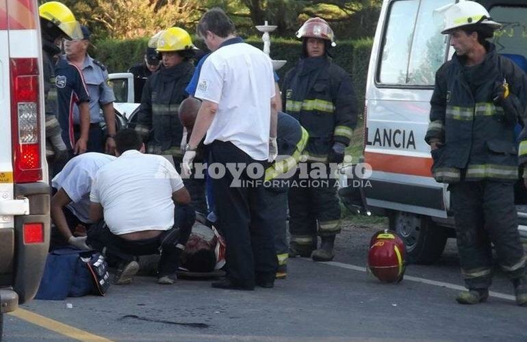 Accidente. Entre una de las salidas, debieron presentarse en Ruta 21 (General Lagos) por un choque m?ltiple en cercan?as al sem?foro de L. de la Torre y Quilici.