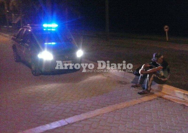 El momento. La imagen muestra al hombre anoche tras ser hallado por GUM deambulando en nuestra jurisdicci?n.