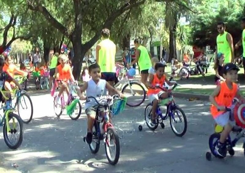 Esta ma?ana. La actividad se desarroll? este viernes por la ma?ana en el Boulevard. Foto: Canal 2 Arroyo Seco