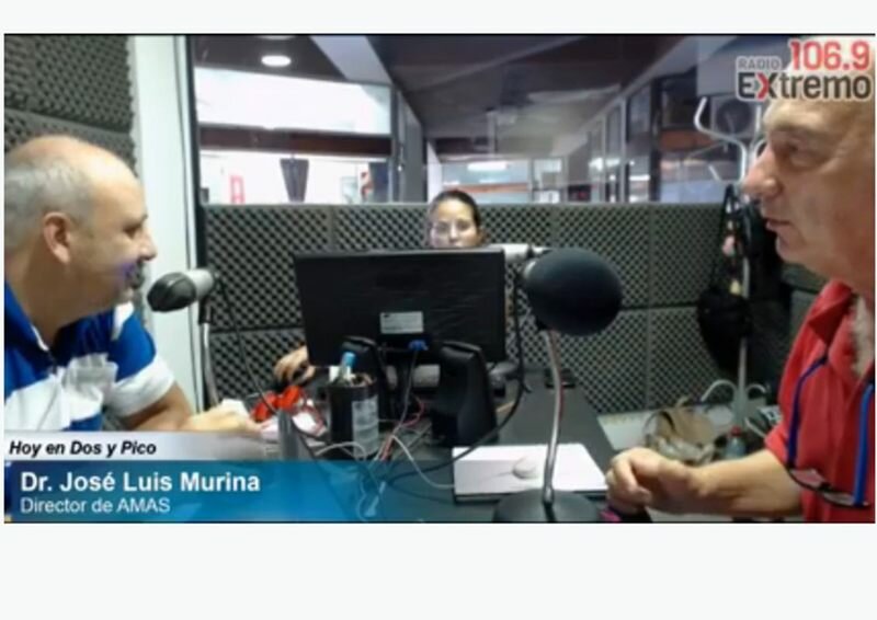 En la radio. Jos? Luis Murina en los estudios de Radio Extremo 106.9