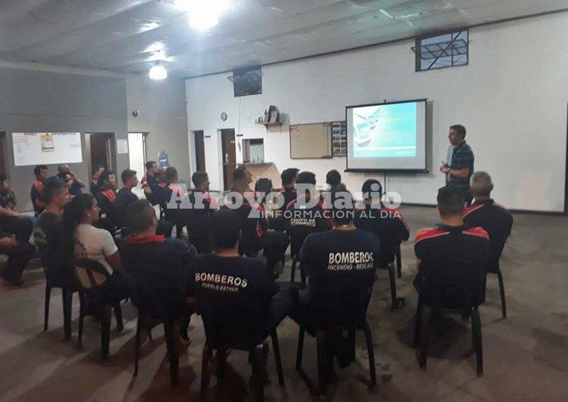 En su propio edificio. La actividad se desarroll? en las instalaciones del cuartel local.