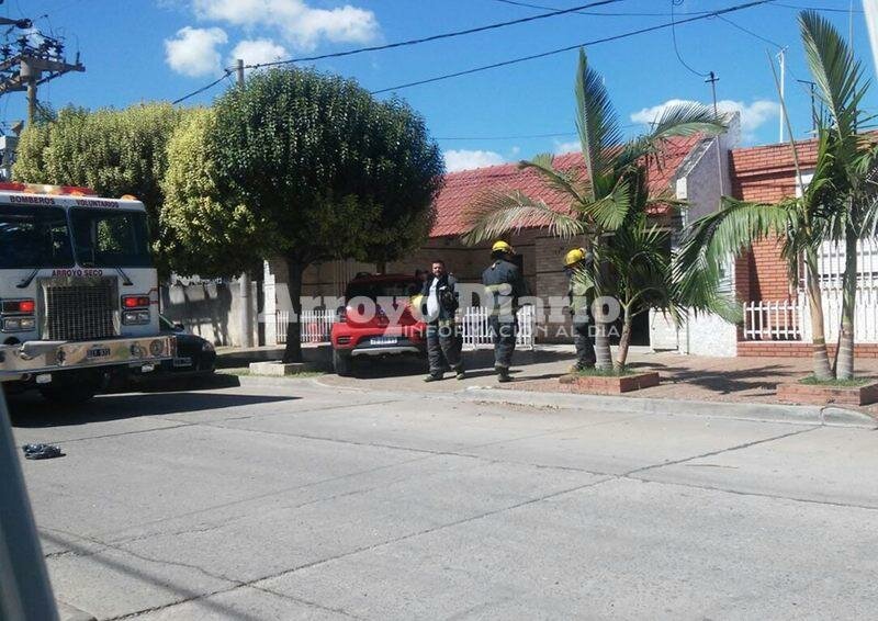 Salida ayer. Bomberos se presentaron en Ju?rez Celman al 100 Bis pero no fue necesaria la colaboraci?n de la dotaci?n.