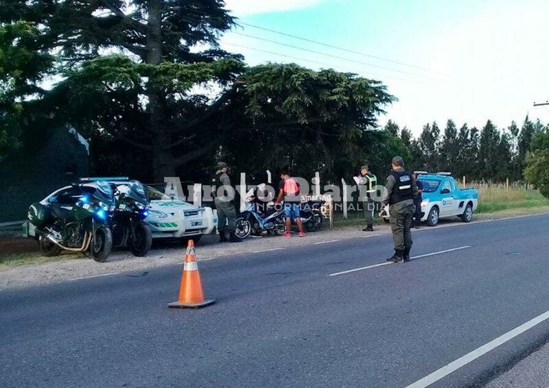 Esta tarde. Agentes comunales y efectivos de la fuerza nacional trabajando juntos en el control de motocicletas.