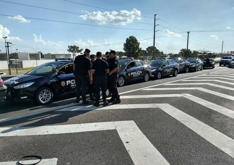 Imagen de Seis patrulleros inteligentes de la polic?a chocaron en cadena