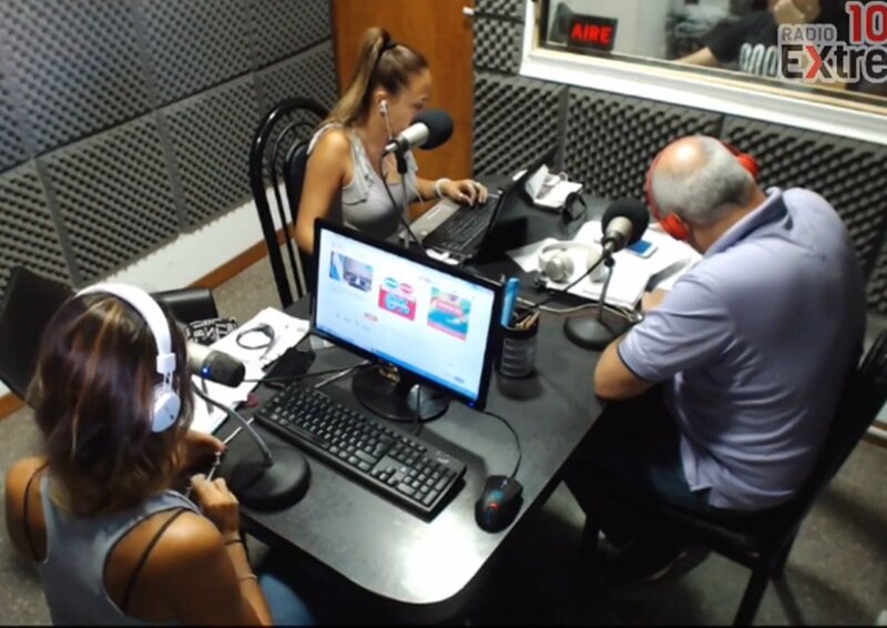 Imagen de Emisi?n EN VIVO, Dos & Pico Radio Extremo 106.9