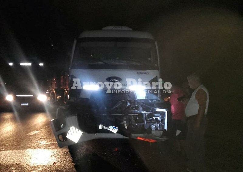 As? qued?. Este es el cami?n de Arroyo Seco que colision? la parte trasera de otro transporte pesado.