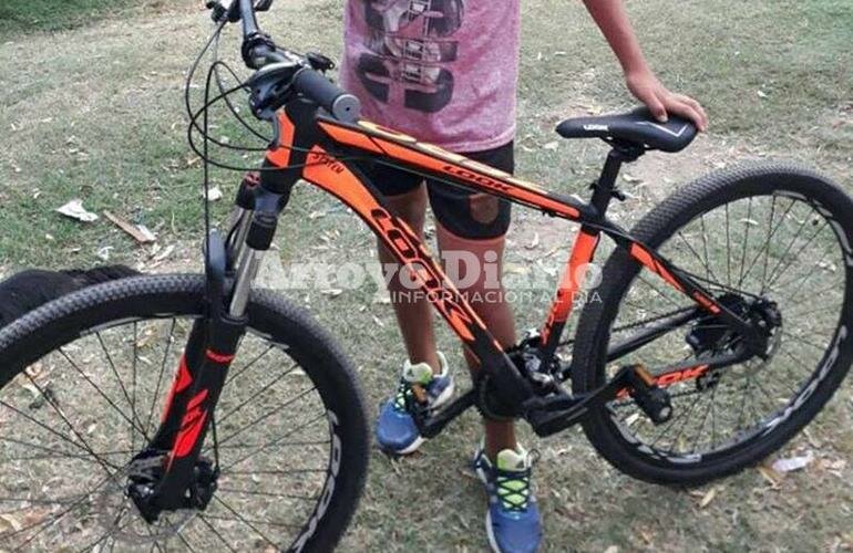 Bici nueva. La se?ora cont? que la bicicleta la hab?an comprado para que su hijo no vaya caminando al colegio. Foto: FB