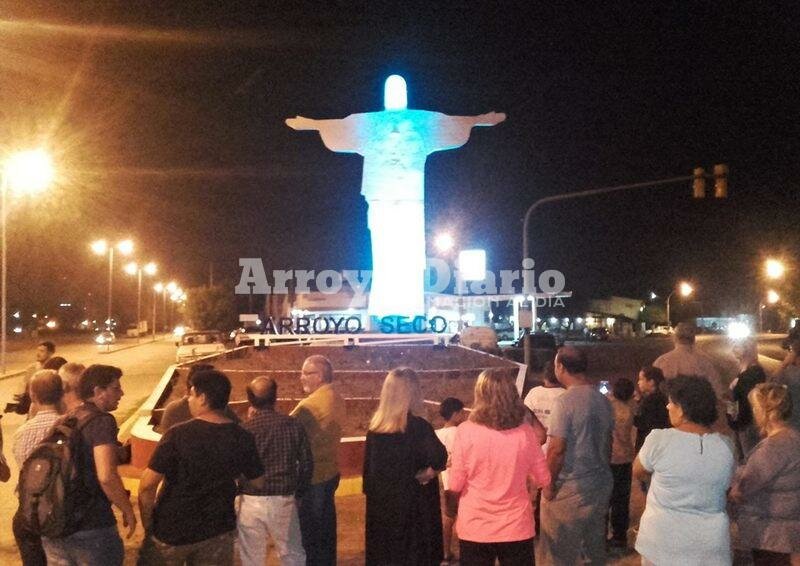 Imagen de Acceso sur renovado: qued? inaugurada la nueva iluminaci?n en El Cristo