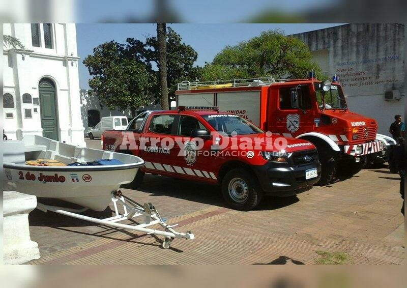 Los cuatro. Las ?ltimas unidades que sum? bomberos al cuartel.