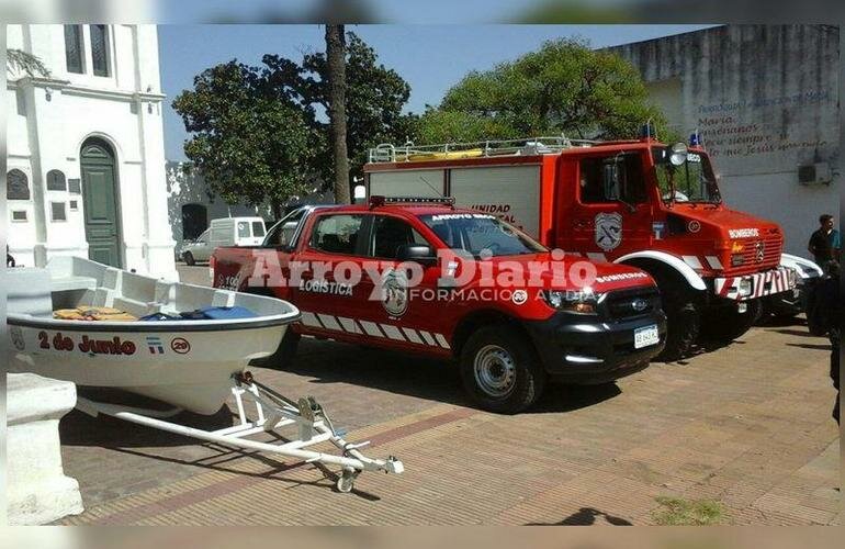 Los cuatro. Las ?ltimas unidades que sum? bomberos al cuartel.