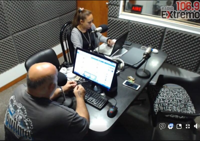 Imagen de Emisi?n EN VIVO y EN DIRECTO, Dos & Pico Radio Extremo 106.9