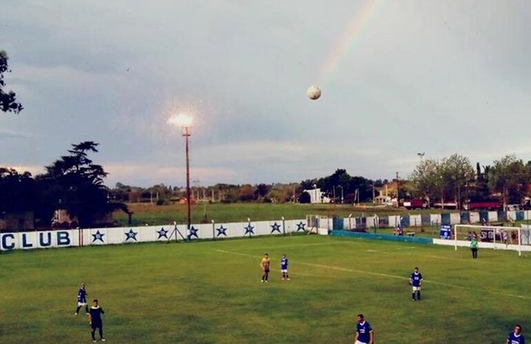 Buen tiempo para Athletic que volvi? al triunfo en su casa frente al duro Empalme Central. Foto: Gentileza Mariano Garc?a