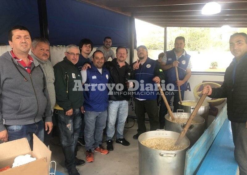 Imagen de Camioneros reparti? m?s de 20 mil raciones de locro a lo largo y ancho de la provincia