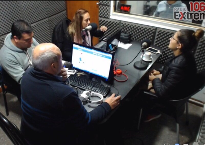 Imagen de Emisi?n EN VIVO, Dos & Pico Radio Extremo 106.9