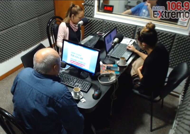 Imagen de Emisi?n EN VIVO, Dos & Pico Radio Extremo 106.9