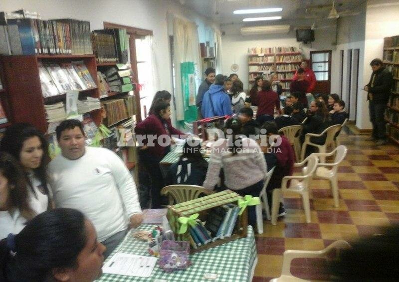 Imagen de La EETP N? 650 organiz? un Pic ?– Nic Literio en la Biblio