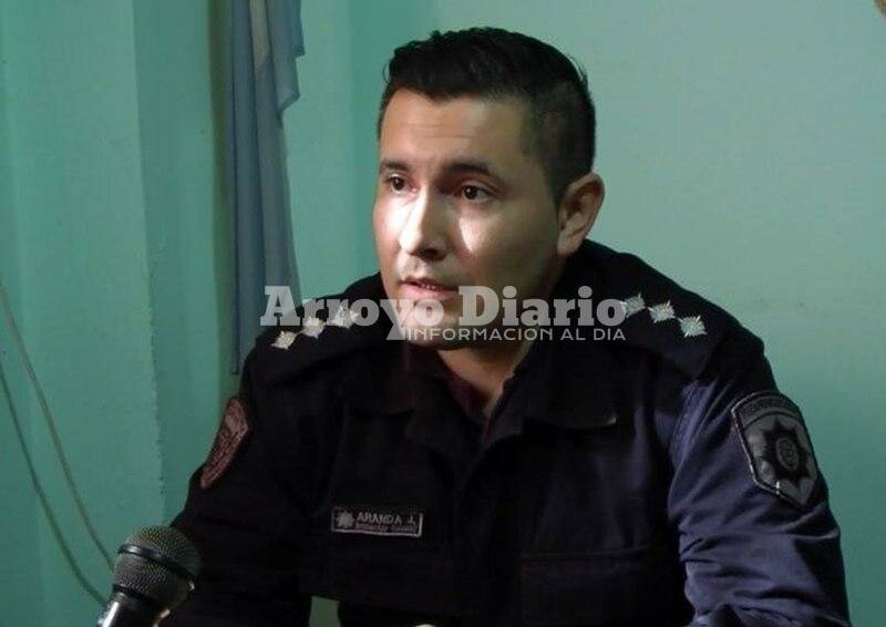 Desde el Comando Radioel?ctrico. El encargado a dar a conocer la informaci?n fue el subcomisario Marcelo Aranda. Foto: Nicol?s Trabaina.