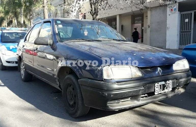 El auto de "los mecheros". El rodado qued? secuestrado y fue trasladado a la comisar?a. Foto: Jorge David Cuello