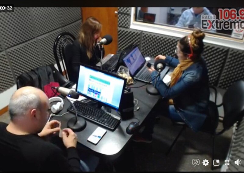 Imagen de Emisi?n EN VIVO, Dos & Pico Radio Extremo 106.9