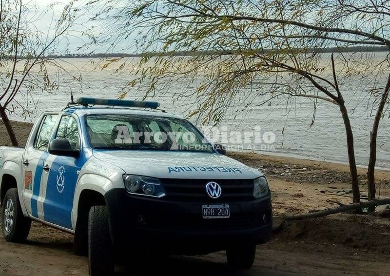 Imagen de Pueblo Esther: Un muerto y cuatro desaparecidos tras un naufragio en el Paran?