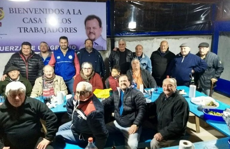 Imagen de Sergio Aladio comparti? cena con jubilados camioneros