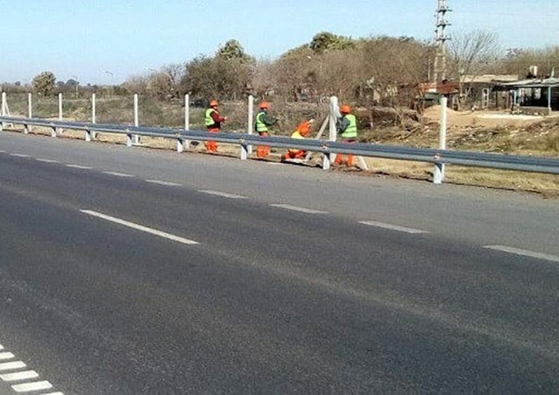 Imagen de Autopista: colocan cercos perimetrales para reforzar la seguridad vial