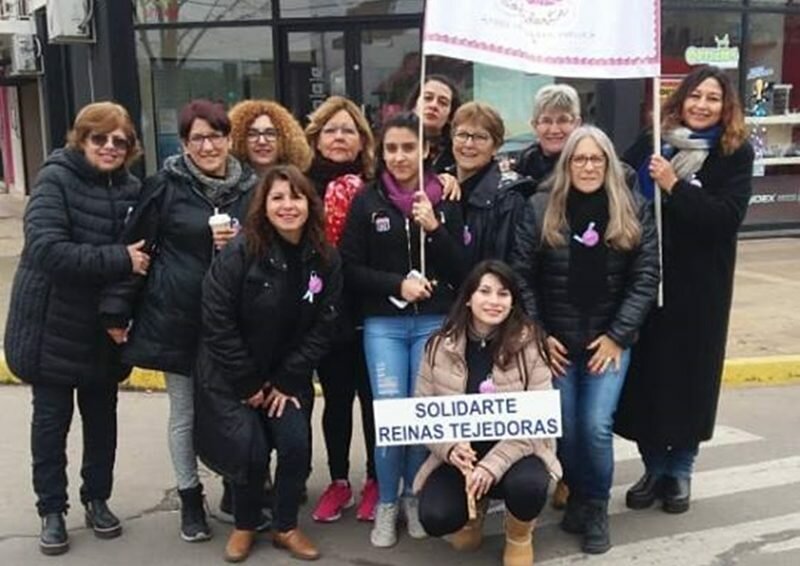 Dale Me Gusta. Podes seguir al grupo a trav?s de su p?gina de facebook: Reinas Tejedoras-Solidarte