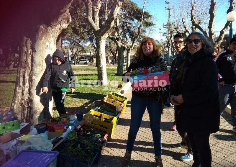 Imagen de La Escuela Especial comparti? jornada en la Plaza