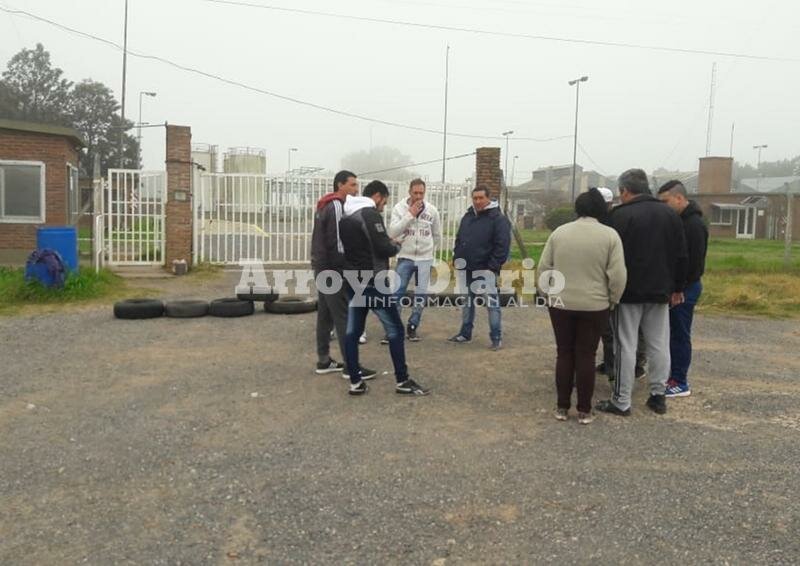 Tomaron la planta. Ante la incertidumbre de no saber qu? pasa con sus puestos laborales; decidieron acudir a las puertas de la empresa.