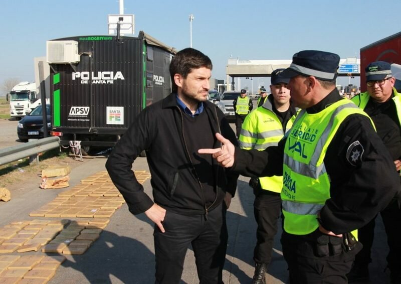 Imagen de Polic?a de Seguridad Vial (PSV) secuestr? un cargamento de 392 kg de droga en Autopista Rosario C?rdoba