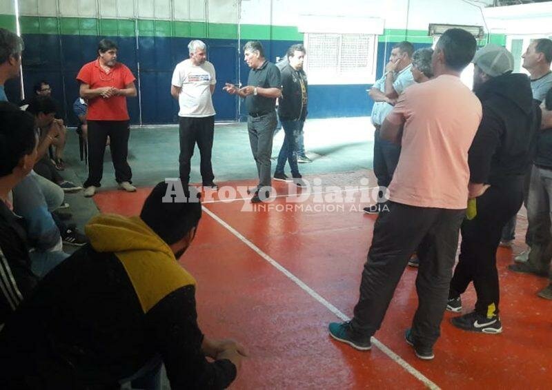 En el polideportivo. La asamblea se realiz? en las instalaciones del polideportivo comunal de Fighiera.