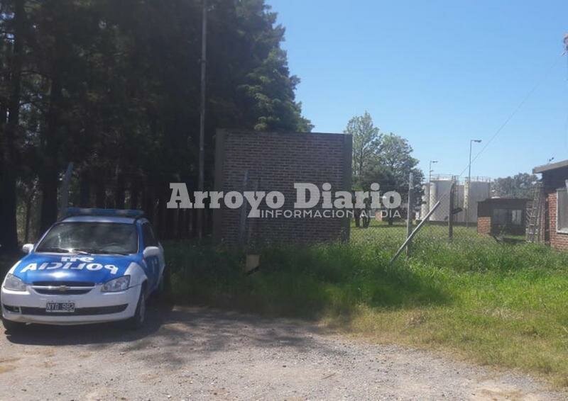 Con custodia. Personal policial se encuentra apostado en las puertas de la planta.