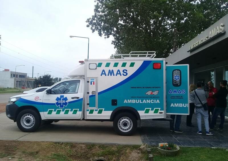 En las puertas de la empresa. La presentaci?n se realiz? hoy en las puertas de AMAS.