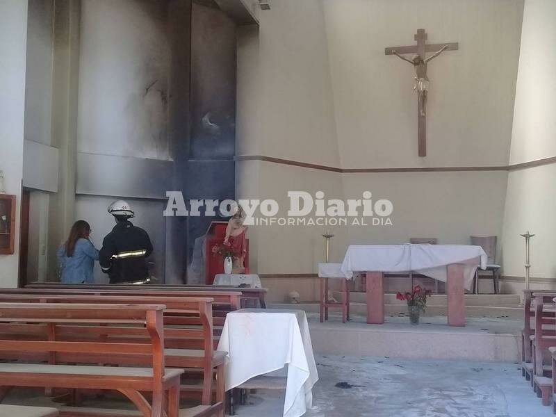 Imagen de Conmoci?n por principio de incendio en la Capilla del Colegio San Jos?