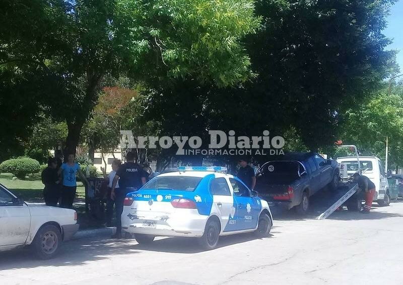 Frente a la Plaza San Mart?n. Dos m?viles policiales y una unidad de la Direcci?n de Tr?nsito estuvieron presentes en el lugar.