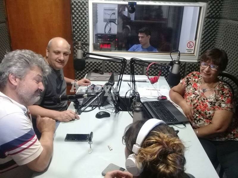 En la radio. Ana Fern?ndez y Sergio Falasco pasaron por "Dos & Pico" este jueves.