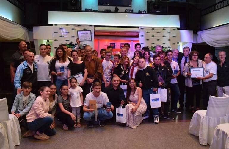 Los del a?o pasado. La foto del final del evento del 2018 con sus premiados. Foto: Archivo AD