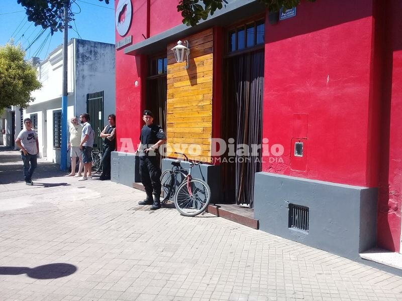 Imagen de Iba en bicicleta por la vereda y choc? a una se?ora