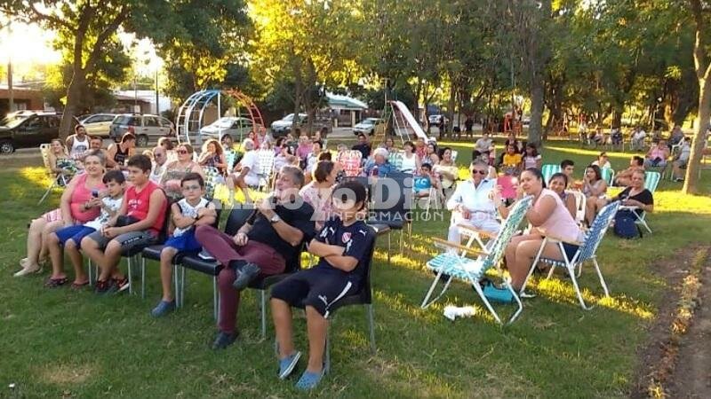 Vecinos del barrio, un ejemplo en la organizaci?n de un evento.