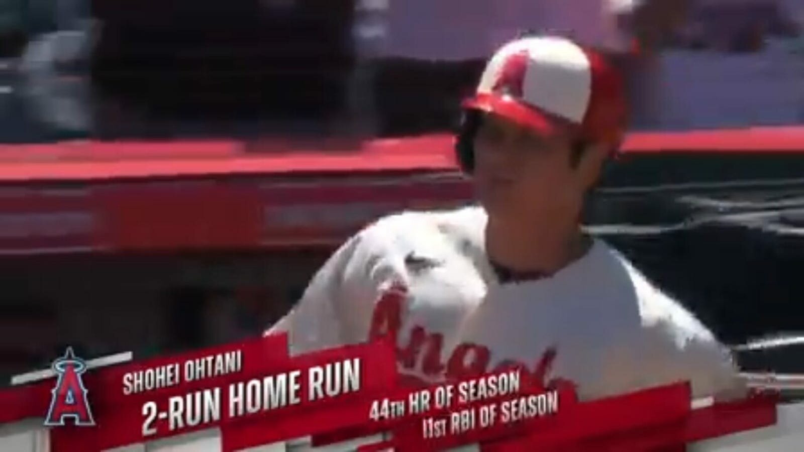 Shohei Ohtani conectó 44 HR, líder en la MLB, para darle a los Angelinos la ventaja contra los Rojos.